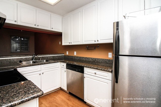 Building Photo - 620 Canyon Oaks Dr