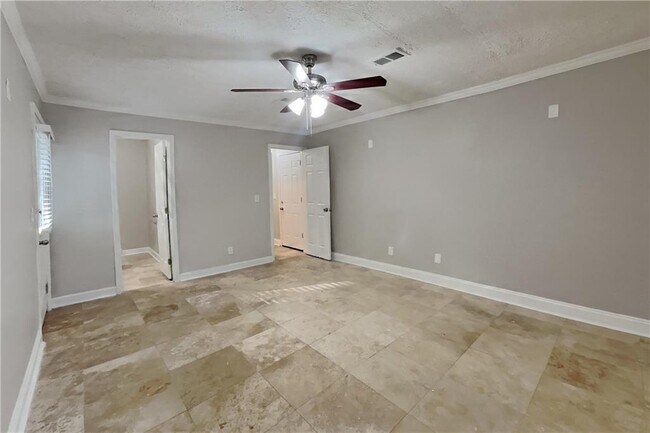 Building Photo - 464 Ridgemont Dr