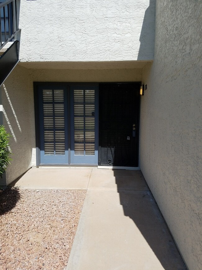 Building Photo - 3716 E University Dr
