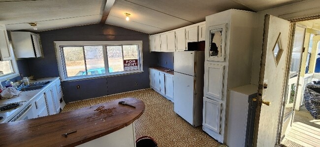 Building Photo - 27511 US-31