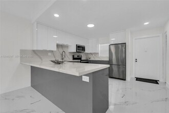 Building Photo - 5100 SW 90th Ave