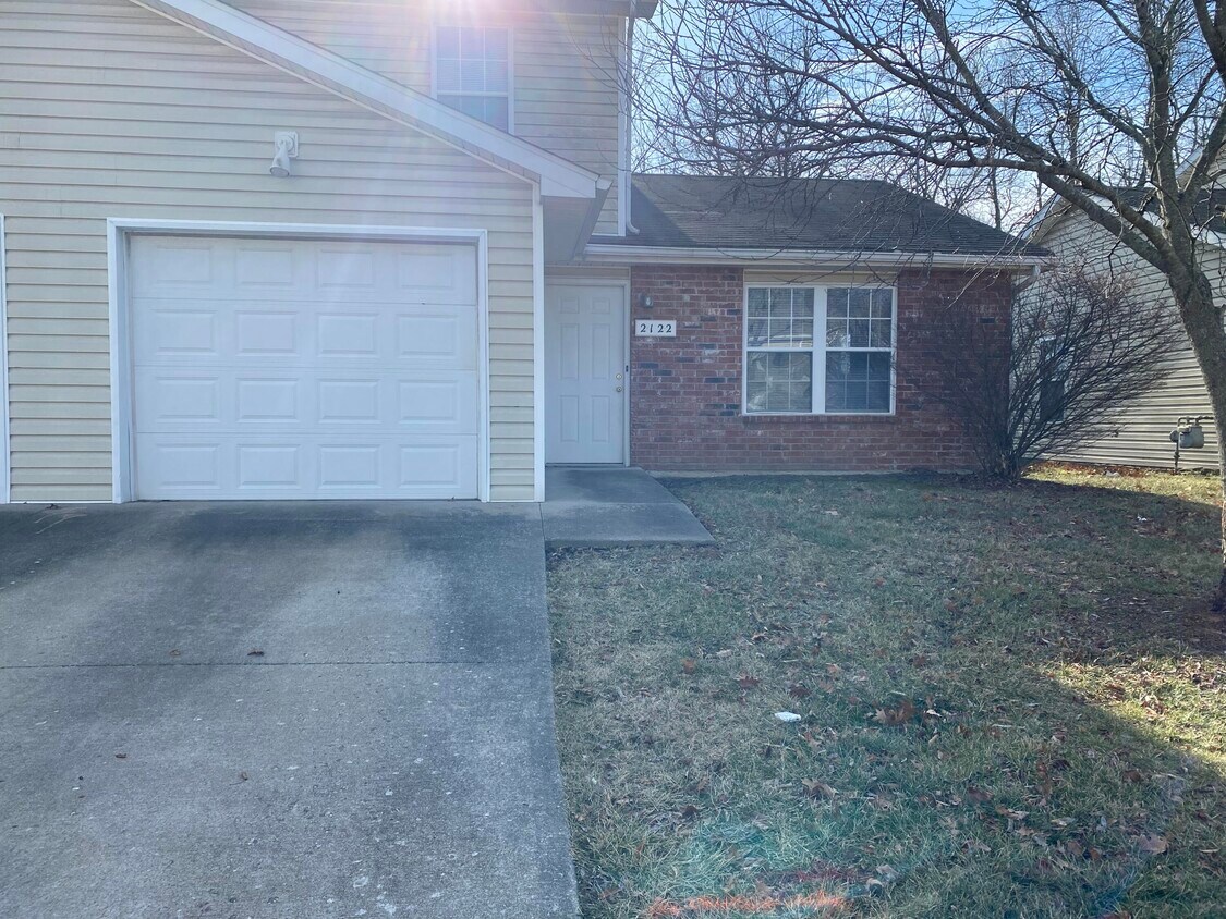 Primary Photo - 2122 Old Plank Village Dr