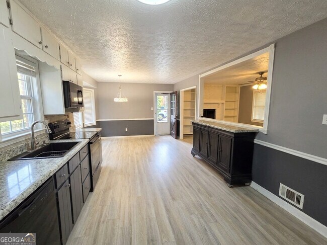 Building Photo - 1357 Monfort Rd