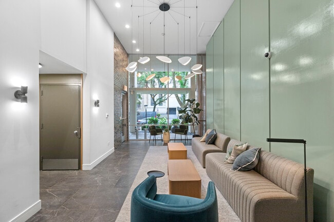 Building Photo - 1344 N Dearborn St