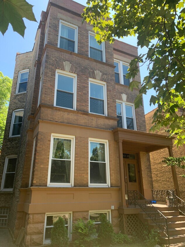 Primary Photo - 1633 W Rascher Ave