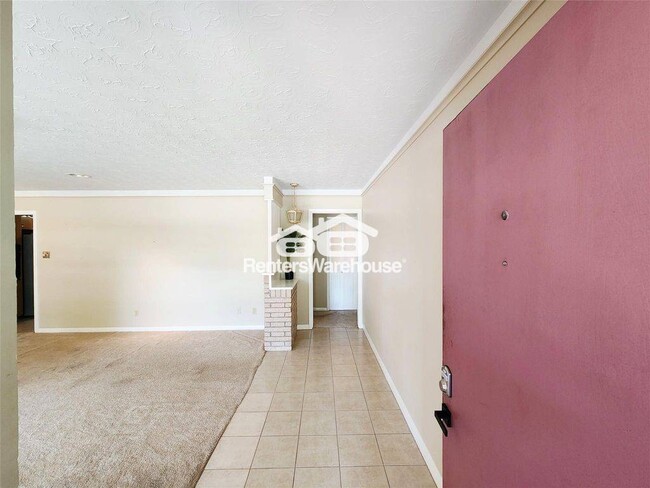 Building Photo - 1702 Ivie Lee St