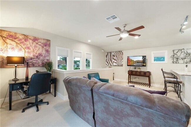 Foto del edificio - 1315 W Anderson Ln.