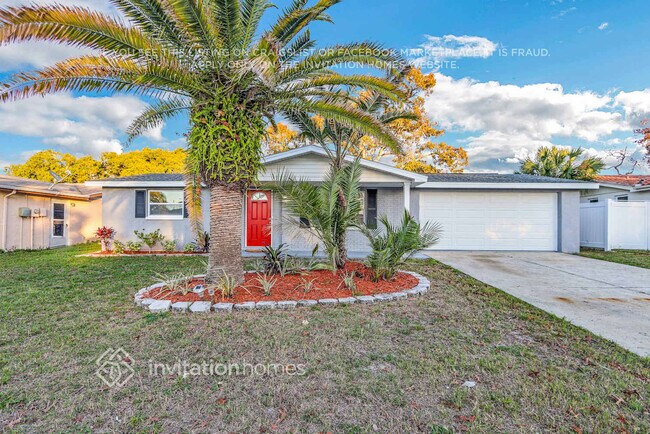 Building Photo - 9900 Lakeside Ln