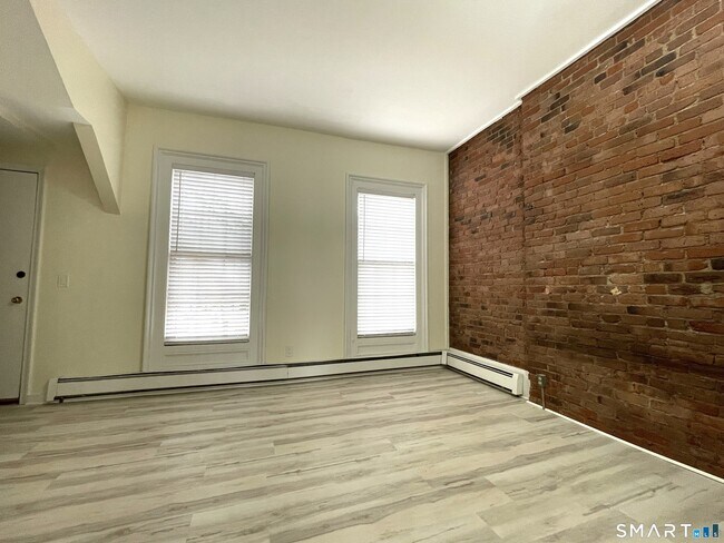 Foto del edificio - 32 Trumbull St