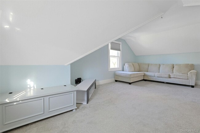 Building Photo - 105 S Broadway