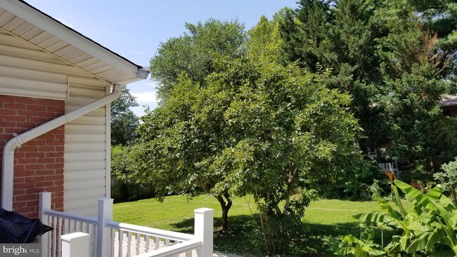 Foto del edificio - 11804 Seven Locks Rd