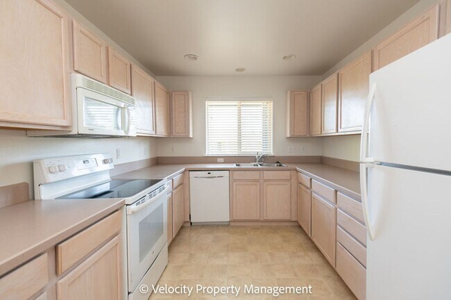 Building Photo - M136