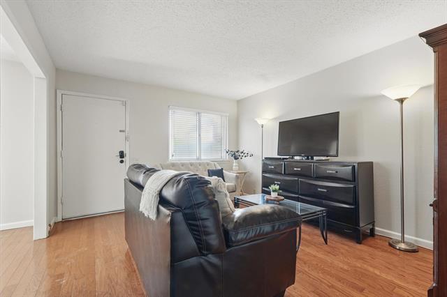 Foto del edificio - 2700 Stonehaven Ct