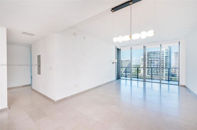 Foto del edificio - 68 SE 6th St