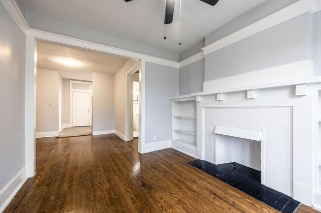 Foto del edificio - 1251 W Rosemont Ave