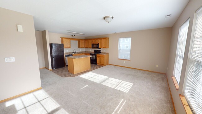 Foto del edificio - $400 Signing Bonus! 2 Bedroom Ankeny Townh...