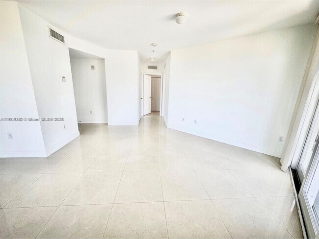 Foto del edificio - 2701 SW 3rd Ave