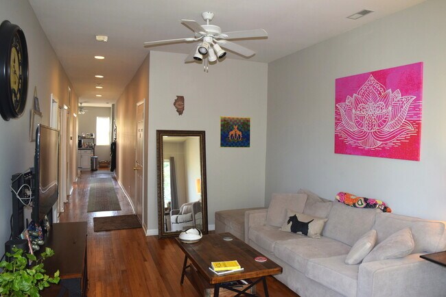 Building Photo - 4909 N Avers Ave