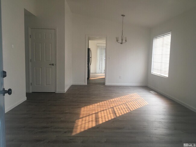 Building Photo - 1821 Fargo Way