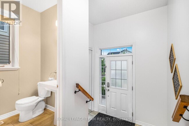 Building Photo - 57 Crownridge Dr