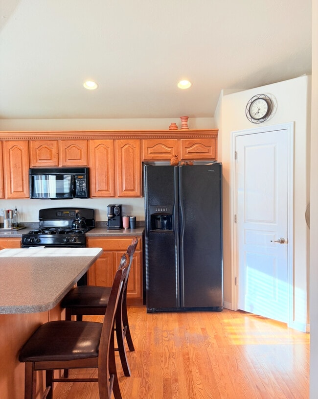 Building Photo - 351 N 1480 E