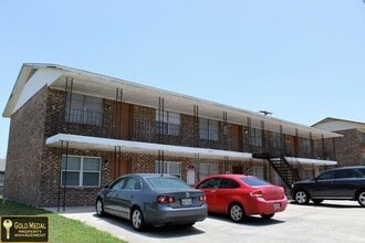 Building Photo - 609 Sunset Ln