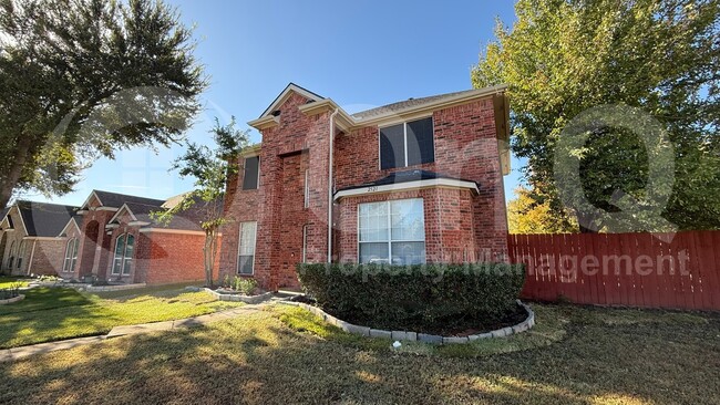 Building Photo - 2521 N Brook Dr