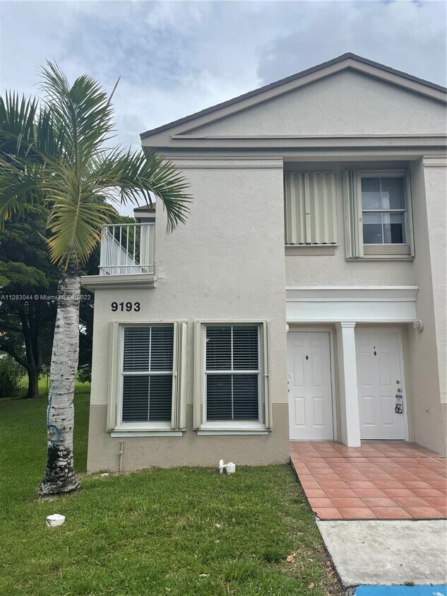 Primary Photo - 9193 Fontainebleau Blvd