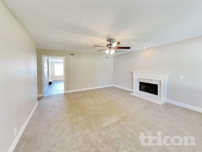 Foto del edificio - 947 Lavergne Ln