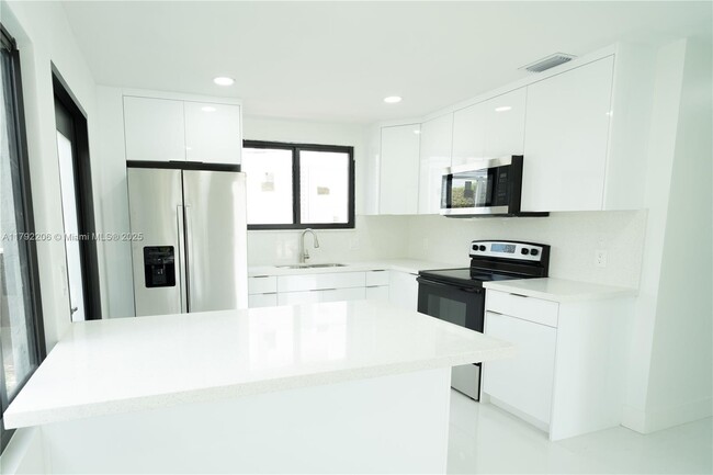 Foto del edificio - 6791 SW 25th St