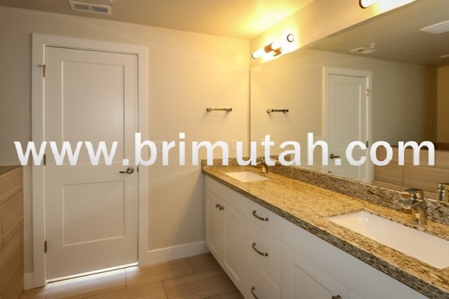 Building Photo - 2369 E Murray Holladay Rd