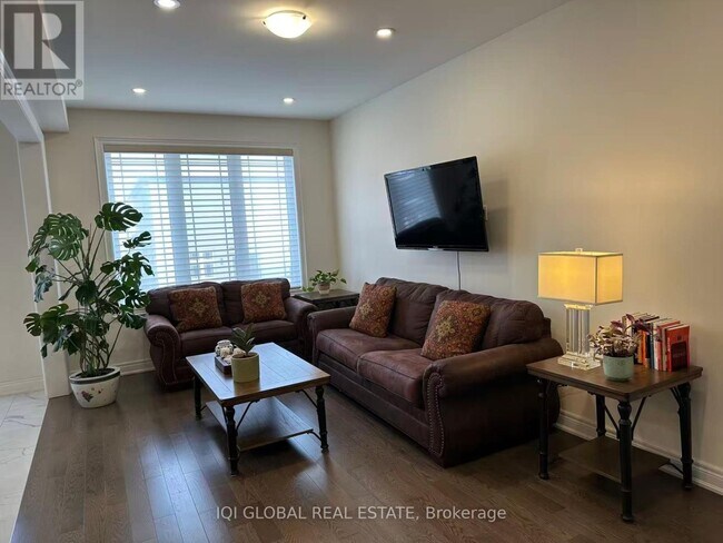 Building Photo - 50 Drizzel Cres