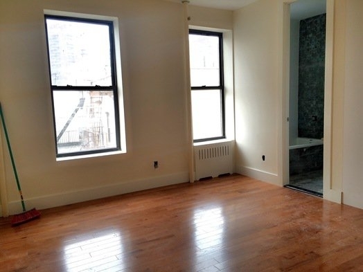 Primary Photo - 245 E 110th St