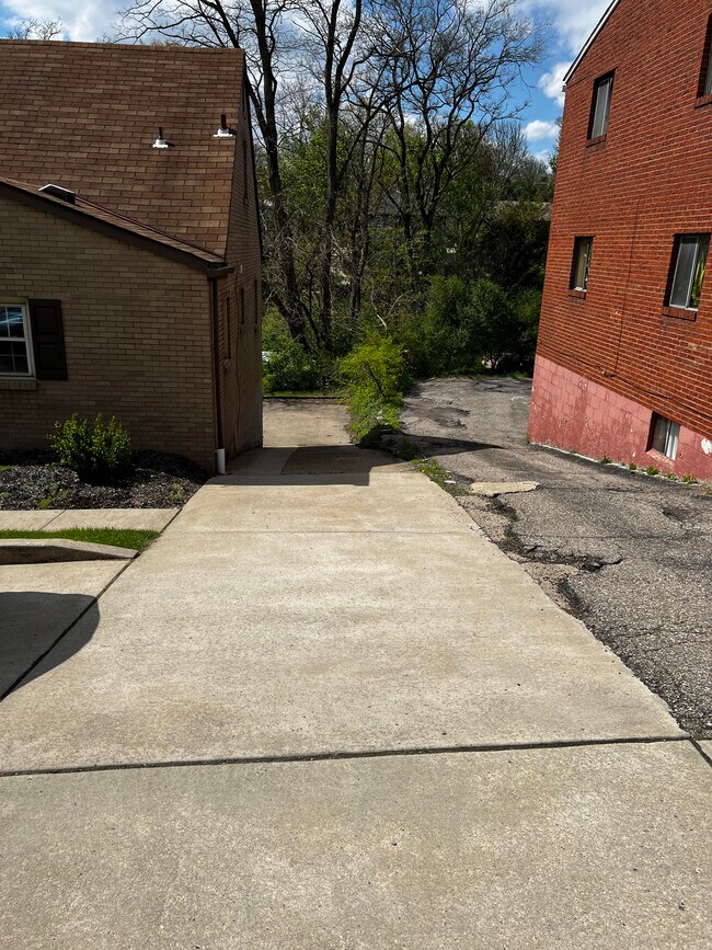 Driveway - 1394 Washington Rd