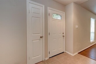 Building Photo - 931 Grand Jct Dr