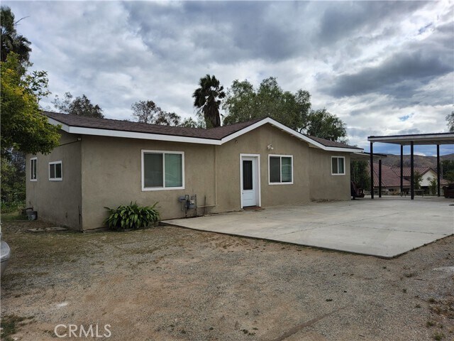 Foto del edificio - 10515 Cypress Ave