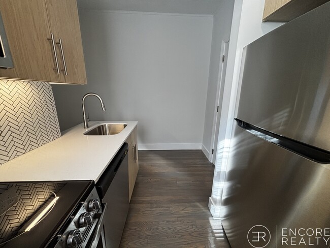 Foto del edificio - 111 Park Dr