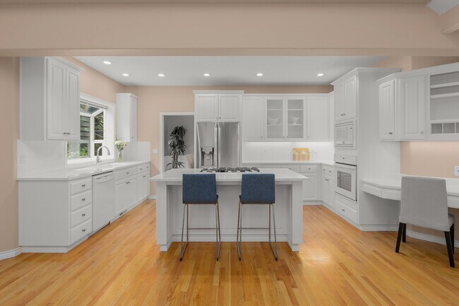 Foto del edificio - 10241 NW Engleman St