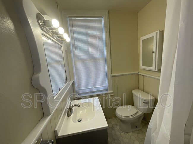 Foto del edificio - 150 S Pine St