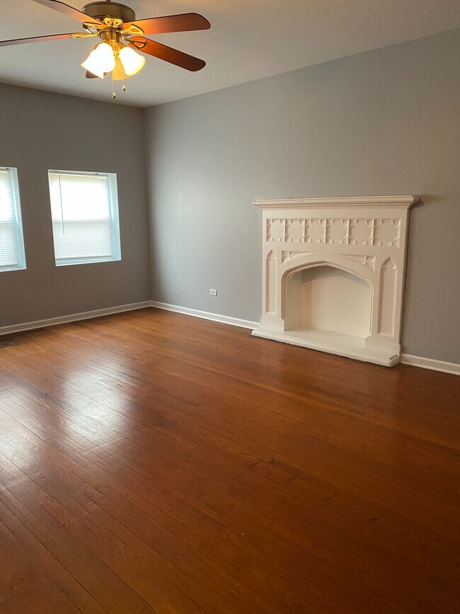 Building Photo - 9123 S Ada St