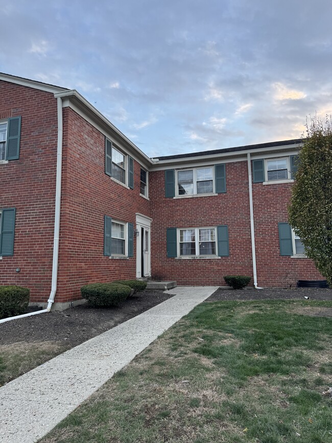 Building Photo - Grandview Heights Condo