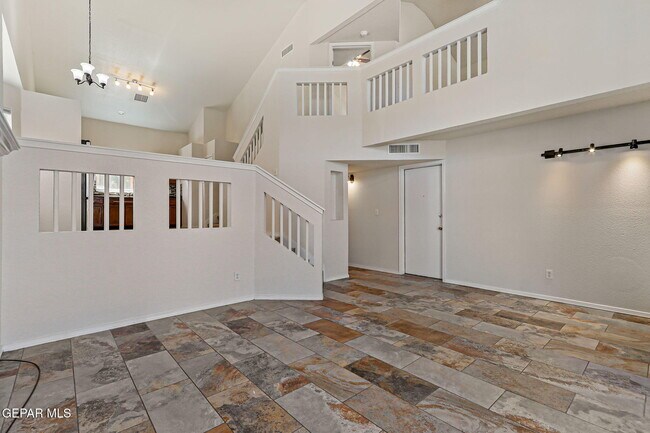 Building Photo - 12720 Tierra Mina Dr