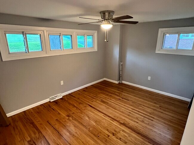 Foto del edificio - 4107 E Chester Dr