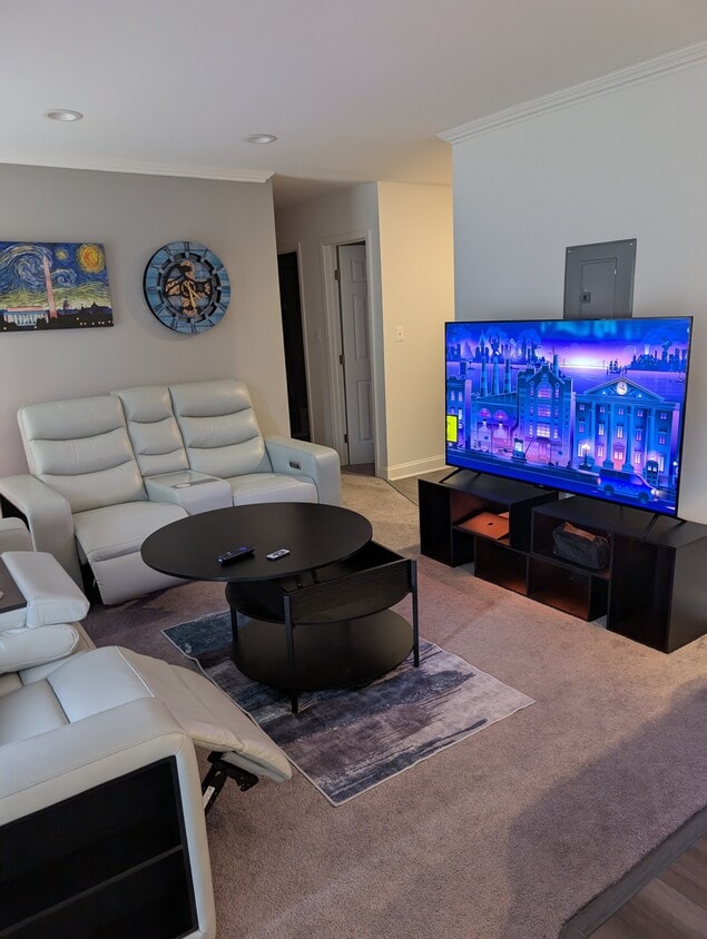 Foto principal - 8125 Heatherton Ln