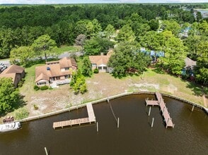 Building Photo - 5722 Gondolier Dr
