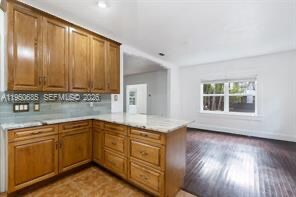 Foto del edificio - 2465 Inagua Ave