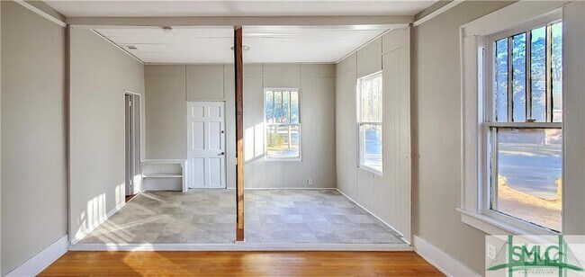 Building Photo - 1326 E 37th St