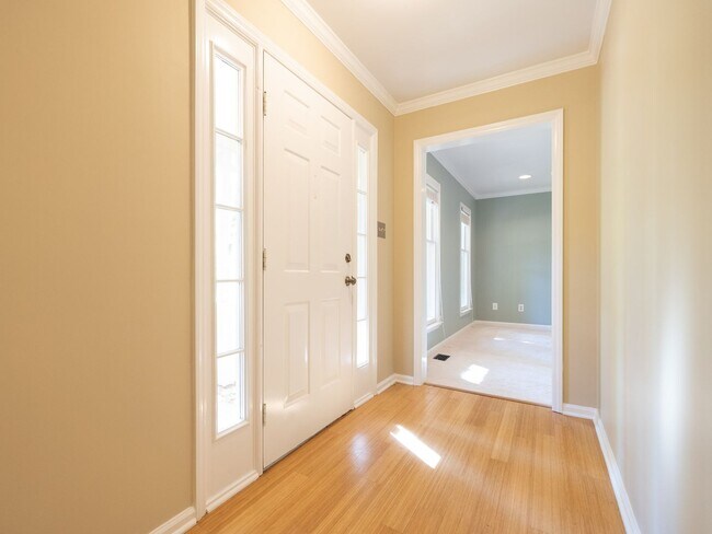Building Photo - Beautiful 3 Bedroom in American Village! M...