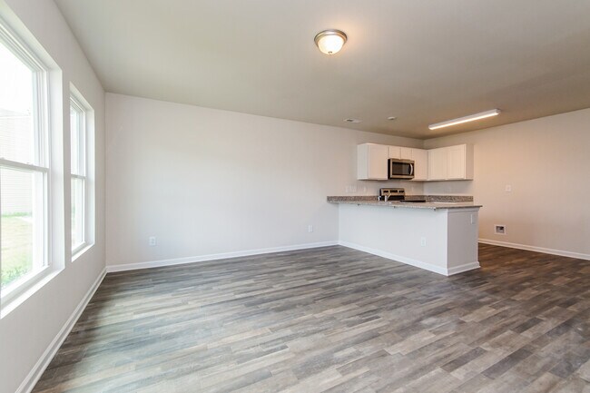 Building Photo - 2208 Cotton Dr
