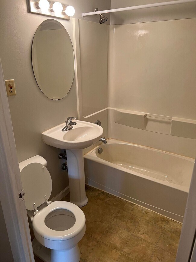 Foto del edificio - 115 Norwood St